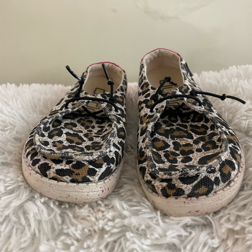 Kids leopard Hey Dudes size 12